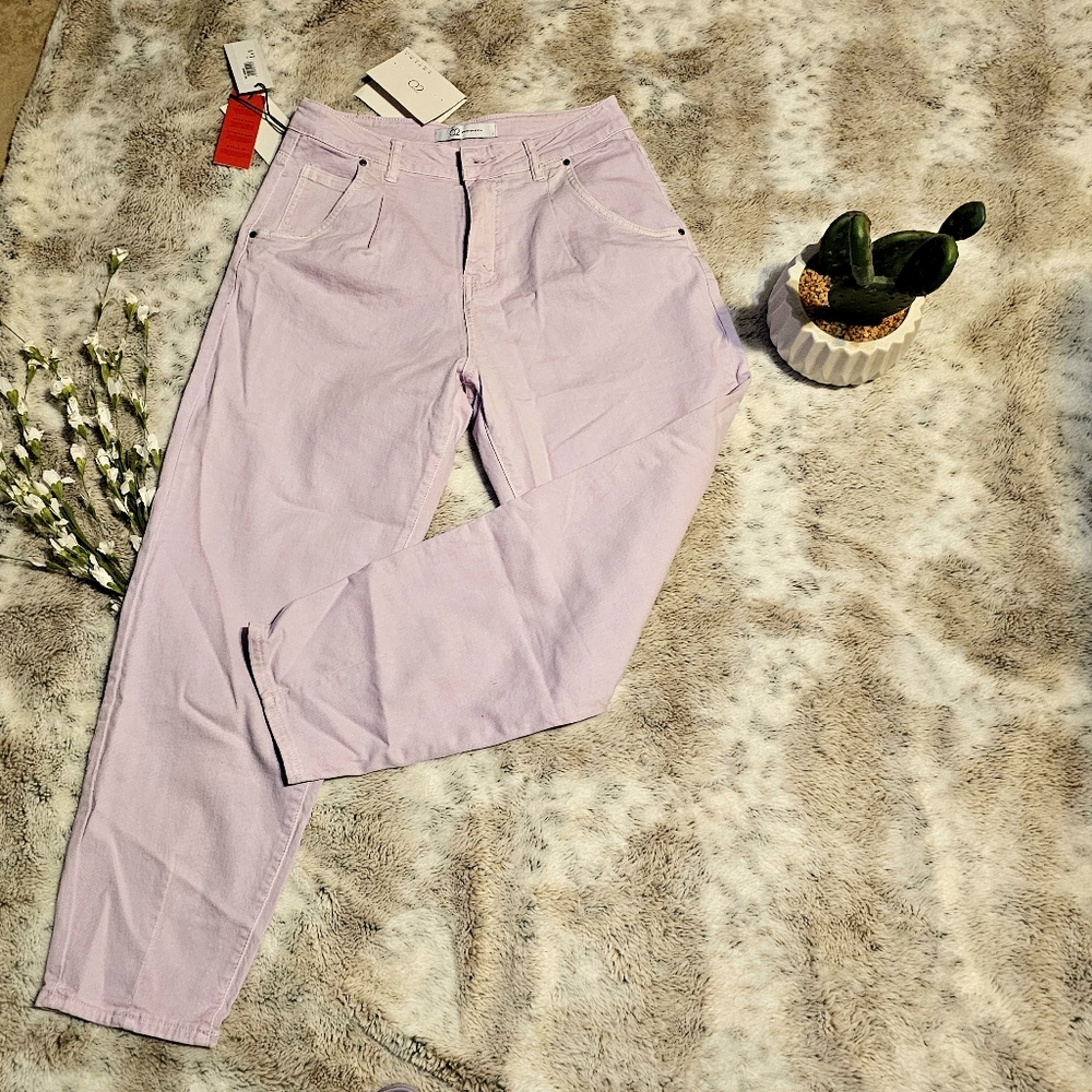 Lavender Jeans - Picture 3 of 4